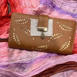 Women’s Brown Leaf-Accent Wallet Clutch